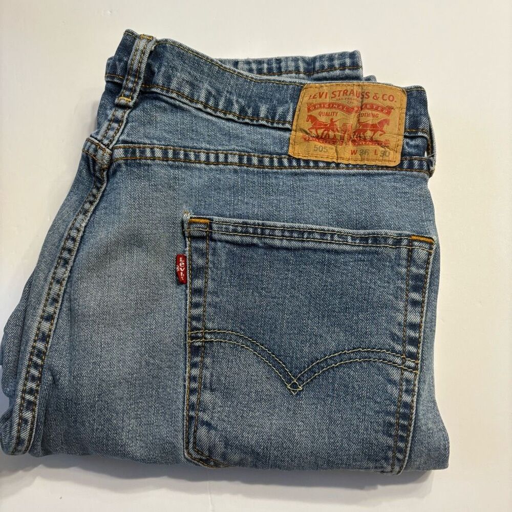 Levi's 505 Men's Slim Straight Fit Light Wash Denim Blue Jeans 36Wx30L 36x30